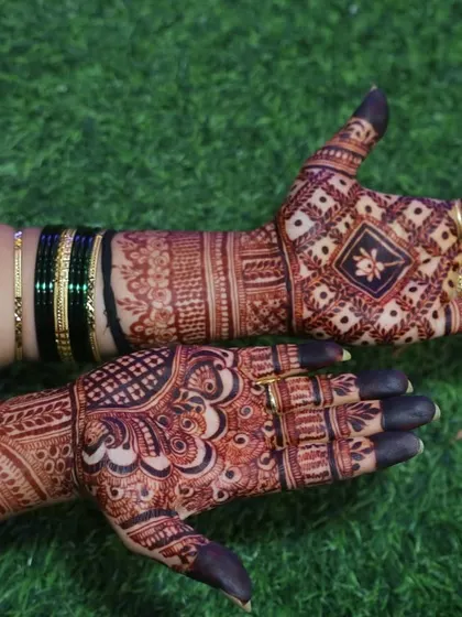 The rich, dark stain of this mehendi is the star of the show. This is the beautiful color you can expect from my natural, homemade henna paste.