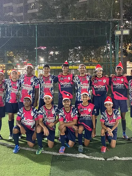 Merry Christmas from our team to yours! Our players getting into the festive spirit during a training session, because our academy is a community that celebrates together.