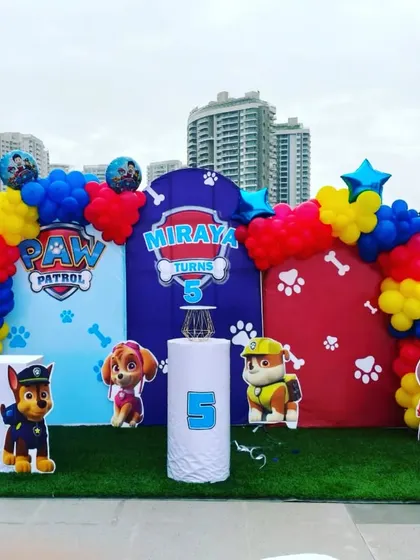 No job is too big, no pup is too small! We created this action-packed Paw Patrol theme for Miraya's 5th birthday. This outdoor setup includes character standees of Chase, Skye, and the gang against a colourful backdrop and balloon arch.