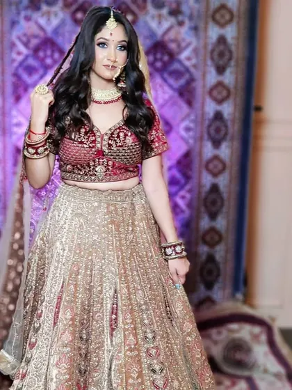 Another view of the Marwari-inspired bridal look, showing the full lehenga and the custom jewellery set designed to match.