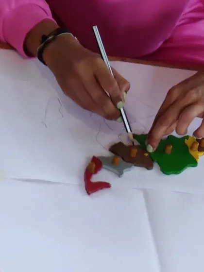 Tracing the shapes of a puzzle map is an early step in learning geography. This sensorial work connects the hand to the mind, helping to form a physical memory of the shapes of continents and countries.