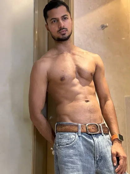 Confidence comes from self-respect. This photo represents the daily commitment to a healthy lifestyle.