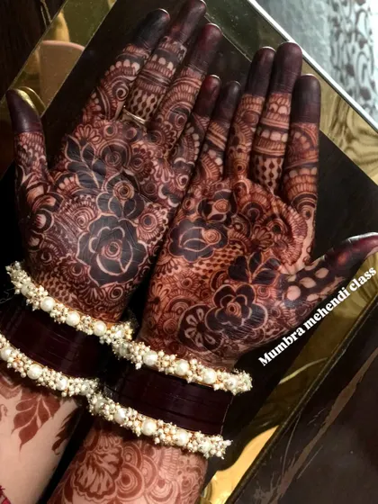 Another look at this incredible bridal stain. The details are so crisp and the color is so deep.