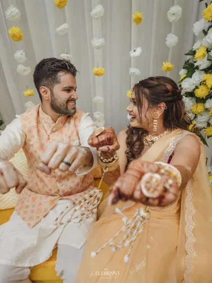 Another fun shot from the Haldi in Jodhpur. Our floral jewellery is designed to be lightweight and durable, perfect for all the dancing and celebrations.