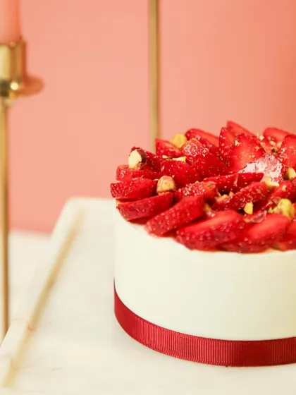 Every bite brings joy! Our evergreen Strawberry Gateau combines fresh berries with dreamy cream for a taste of pure happiness.