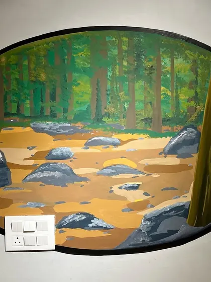 This piece represents mountain biking, with a rocky terrain and forest in the background. The details were hand-painted to create a realistic and inspiring landscape for cycling enthusiasts.