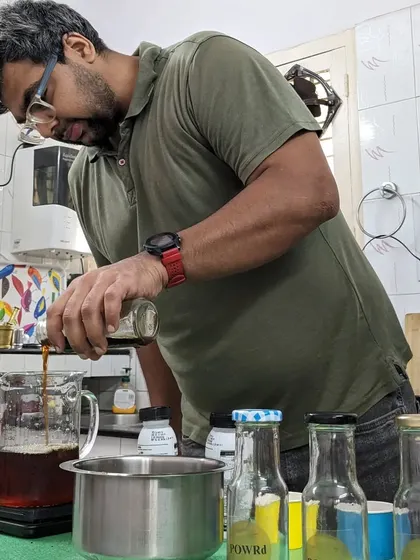 Learning the art of coffee making at our singles-only Coffee Experience. Here, our co-host Mehul Ved demonstrates the perfect pour for a delicious brew.