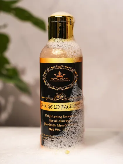 Making a photo look appealing is what I aim for. This shot of a 24K Gold Face Wash uses foam and bubbles to create a sense of action and efficacy, highlighting the product's cleansing properties.