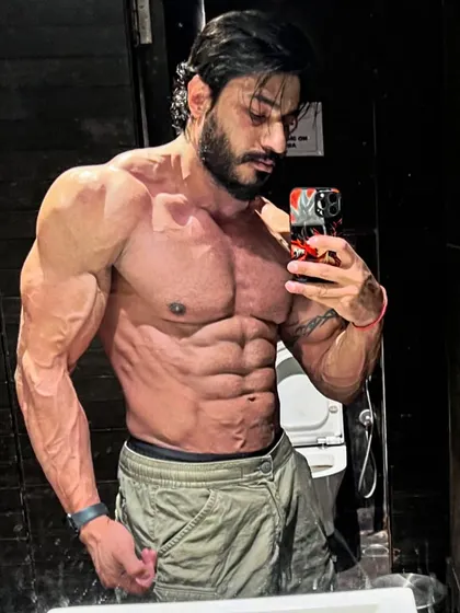 Getting fat in the name of bulking is an excuse. This shredded physique proves you can stay lean while building strength.
