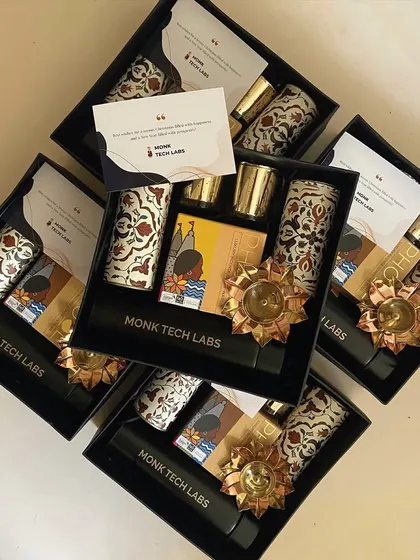 A perfect combo for corporate Diwali gifting. This hamper for Monk Tech Labs includes a branded flask, festive decor, and sustainable products, showing that you can be thoughtful and professional at the same time.