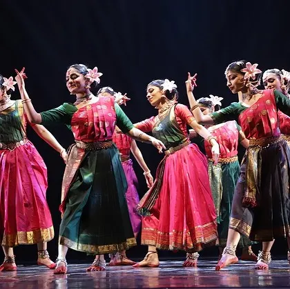 Another powerful group formation from "Ṛtú Vismruti." Each dancer, while part of a whole, brings her own energy, contributing to the larger narrative of the performance.