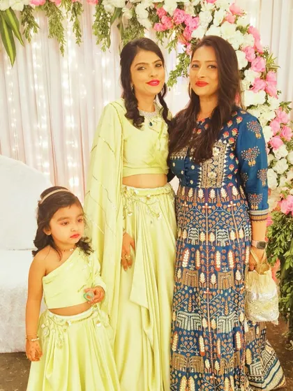A lovely photo with the bride and her daughter at the Swarna Sidi ceremony. I plan family-friendly events where even the youngest guests are part of the magic, creating memories for everyone.