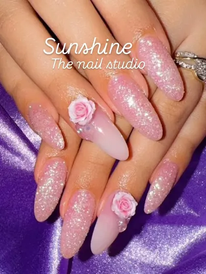 A Barbie-pink set with lots of glitter and 3D roses.