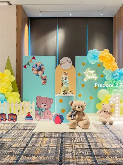 My teddy bear themes are perfect for first birthdays and baby showers. I use elements like welcome signs, picket fences, and hot air balloon motifs to create a charming and gentle party setting.
