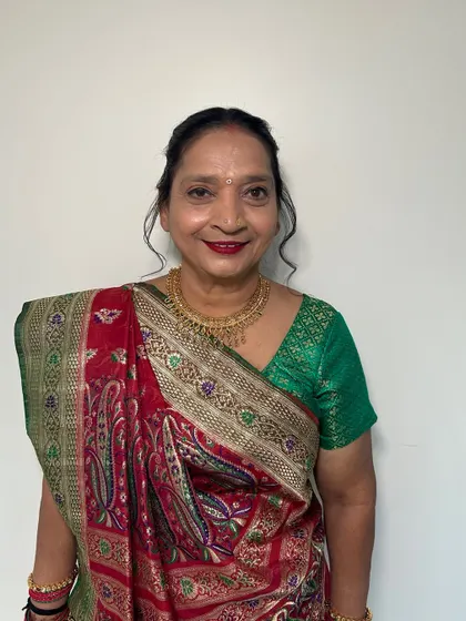 The final look for my friend's mom. She looks so pretty and happy in her traditional saree.