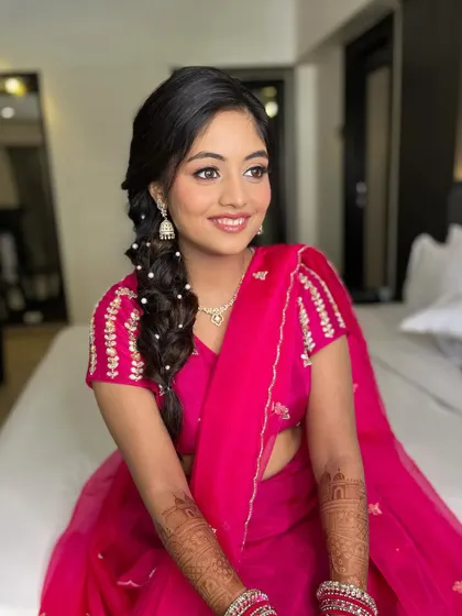 The final look is youthful, fresh, and perfect for a daytime family ceremony.