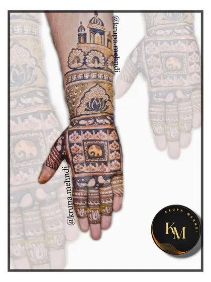 A heavy and intricate design for a family member who wanted the full experience. This shows the variety of styles I can offer to the entire wedding party.