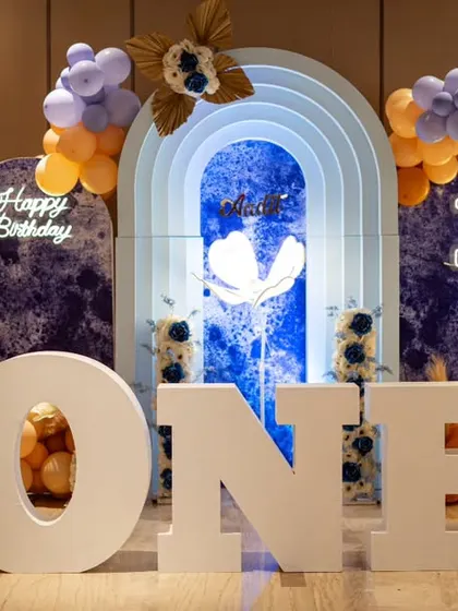 Another angle of the luxurious hot air balloon theme. The layered backdrops and glowing flowers add to the enchanting atmosphere.