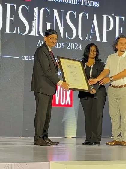Accepting the national award for our Brick Weave House project at the ETRealty DesignScape Awards 2024.