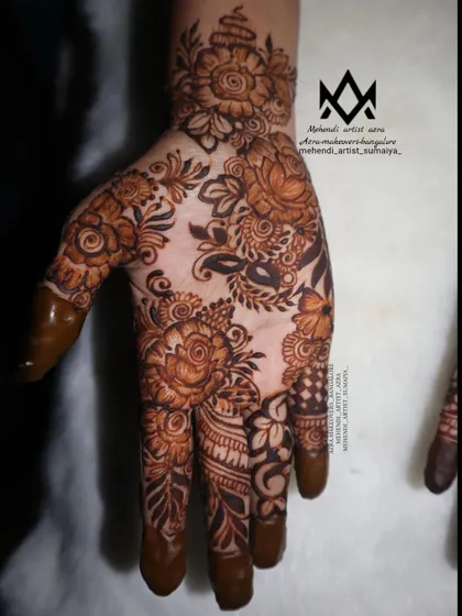 Another angle of the Arabic floral design, highlighting the beautiful composition and flow.