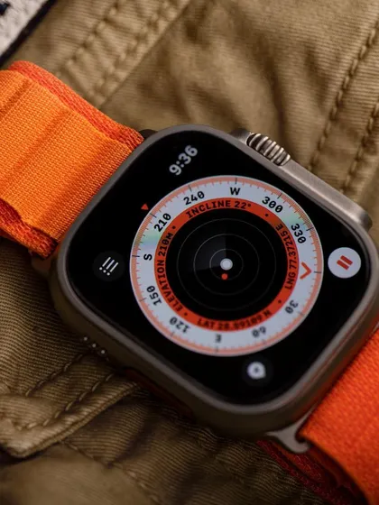 Another view of the Apple Watch Ultra's interface, demonstrating the different display options. We capture multiple functional states to give a complete product overview.