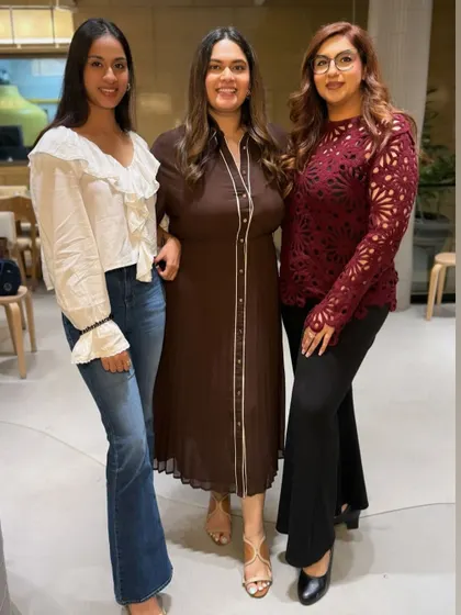 More happy faces from the evening at Mira's. When I host an event, I ensure a great turnout of fellow influencers and foodies who will share their experience with their own audiences.