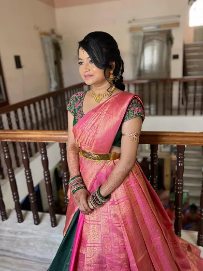 Another angle of this simple and beautiful look.