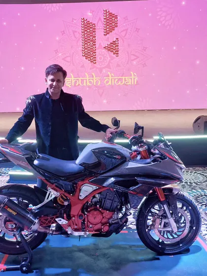 A new Hero bike magically appears on stage during their Diwali celebration. This is the ultimate product reveal, combining a grand illusion with the launch of a flagship product.