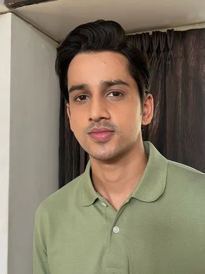 A duplicate image for context. A super minimal and natural look for actor Ankit.