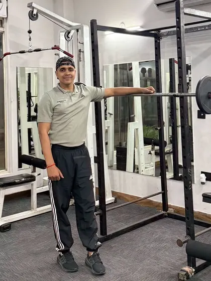 Leaning on the barbell.