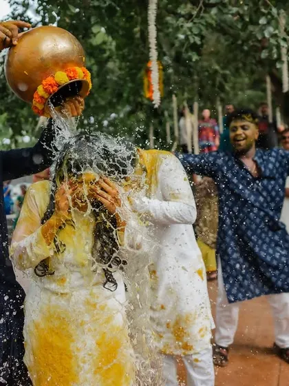 A Haldi ceremony that turned into a full-blown party. We love when celebrations are this energetic, allowing us to capture incredibly fun and dynamic candid shots.