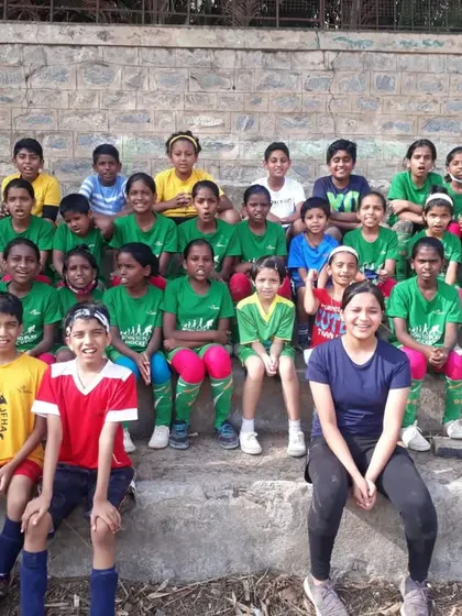 The first day of our 2022 summer camp. A group photo of our enthusiastic campers, ready to start their hockey journey.