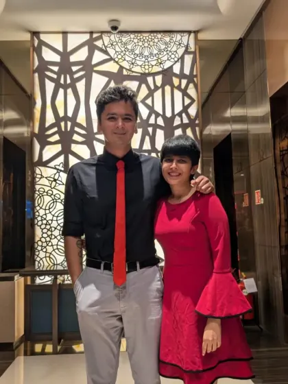 With my talented co-performer after a show for the employees of Target. I am adept at hosting corporate family days and employee appreciation events, creating a fun and engaging atmosphere for all.