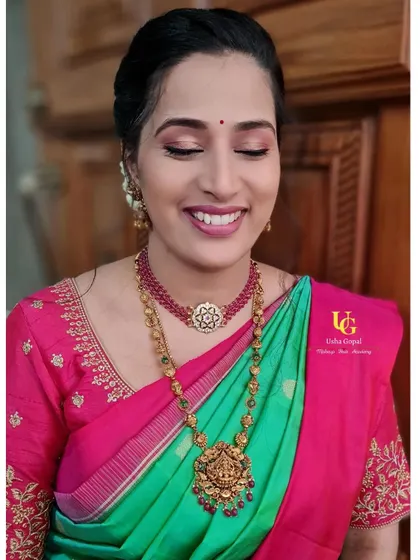 Simple yet classy. You can learn to create this subtle makeover with soft pink tones, perfect for a daytime event like a naming ceremony.