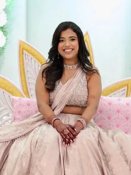 The first functions are always special. Jeel is all set for the festivities before her big day in this beautiful pastel lehenga, with a makeup look that is soft and pretty. 🤍