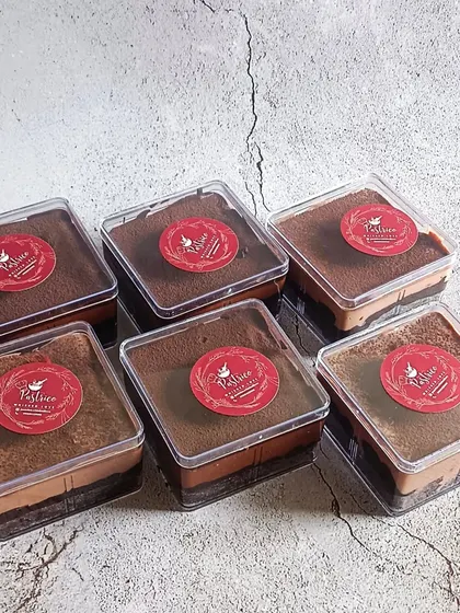 For larger orders, I offer my Dream Cakes in these mini tub containers. They are perfect as party favors or for corporate gifting.