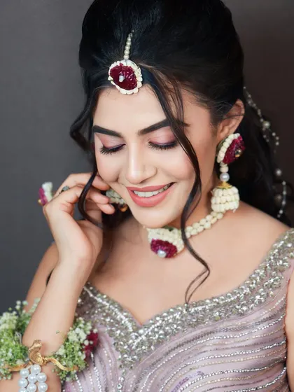 A close-up of the soft and pretty sangeet look we teach in our course. We focus on blending techniques to create a seamless and professional finish.