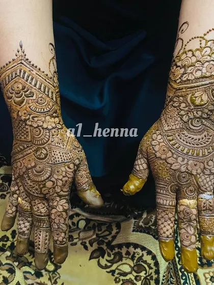 A full and detailed design suitable for a close family member at a wedding.