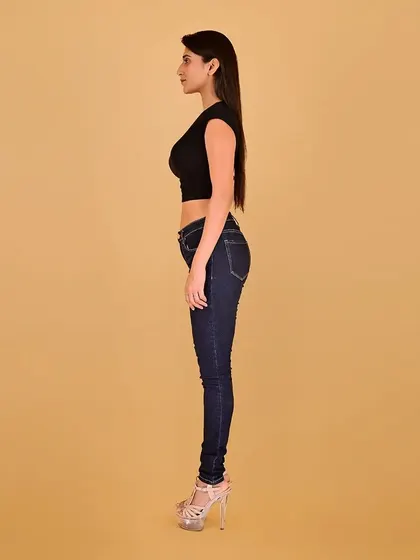 A duplicate of 16, this shot reinforces the importance of a clean profile for a model's book.