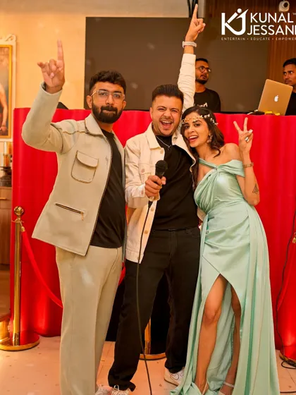 A picture with the happy couple from the drunch that earned such a great review. It's all about making the couple's day special.