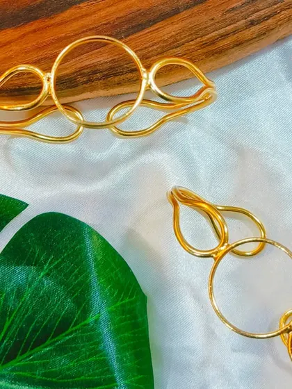Here is another view of our new open-loop bracelet kada in a polished gold finish. This piece is perfect for embedding small flowers or a thin layer of colored resin.