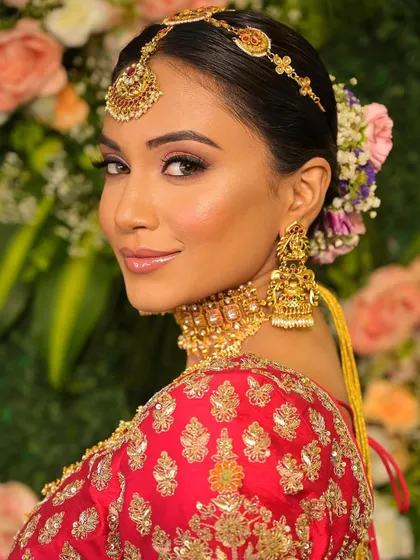 Our signature soft bridal glam. This look is all about enhancing features with subtle contouring, glowing skin, and defined eyes, a timeless style that is a cornerstone of our academy's curriculum.