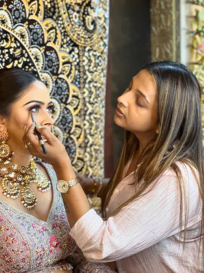 Creating, teaching, learning. This is the cycle of our work. Here, our founder Srishti is perfecting a look, a process she shares with all her students.