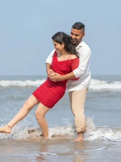 A fun, splashy moment during a beach pre-wedding shoot. I believe the best photos come from just having a good time and letting your guard down.