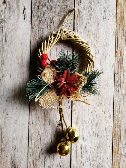 This Christmas willow wreath was a last-minute DIY for a customer who wanted something different. I'm so glad she loved how it turned out!