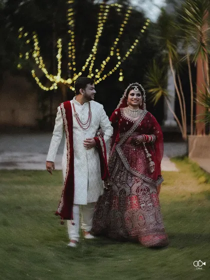 A duplicate of the romantic night-time walking portrait.