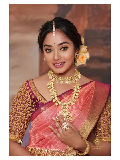Another shot of this classic look, focusing on the harmony between the makeup, jewelry, and attire. My makeup classes emphasize the importance of a holistic approach to styling.