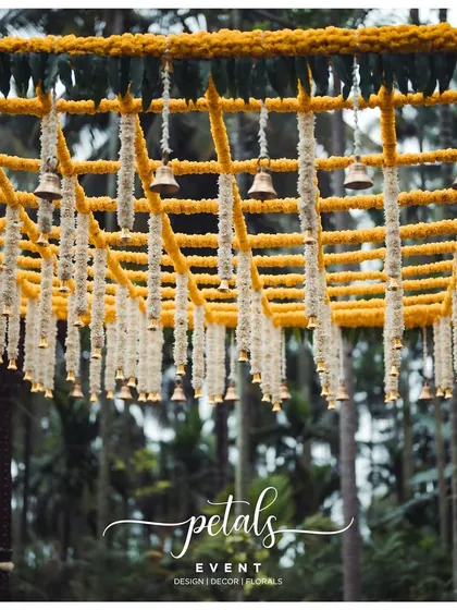 A close-up of the beautiful floral ceiling, captured by a talented photographer. The details are simply mesmerizing.