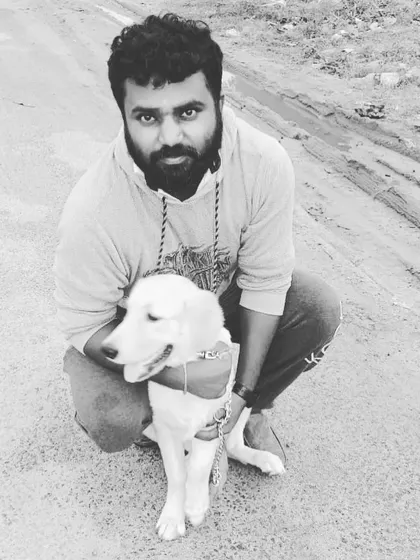A quick cuddle during a pit stop. Building a bond with the pets I transport is important for a stress-free journey.