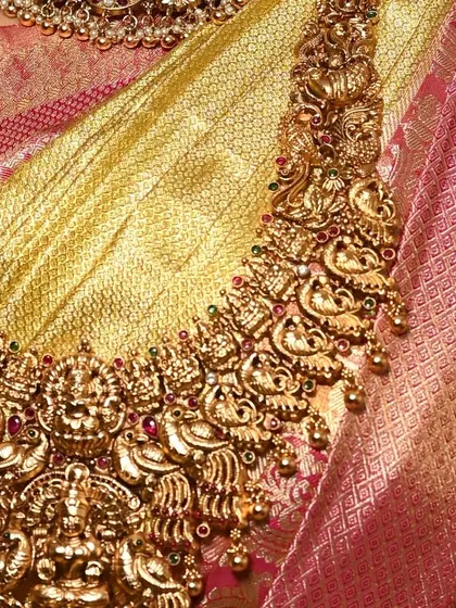 A close-up of a grand temple haram. The level of detail in these pieces is what makes them true works of art.